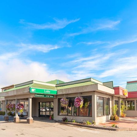 Sandman Hotel Cranbrook Exterior photo