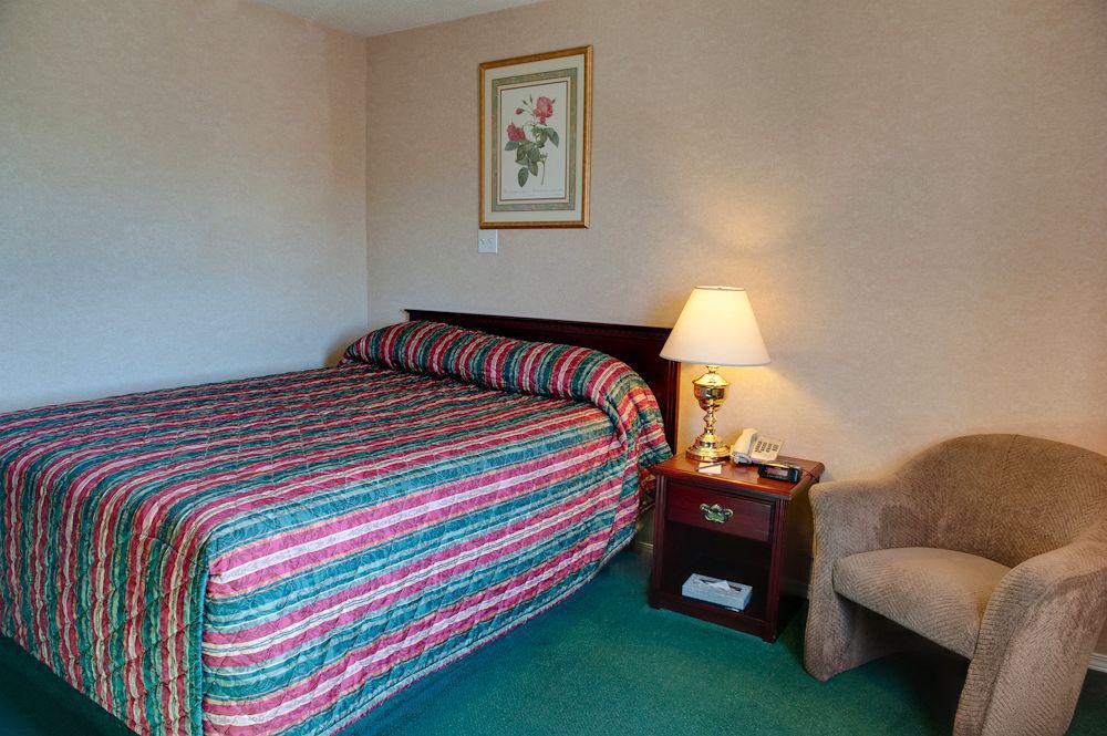Sandman Hotel Cranbrook Room photo